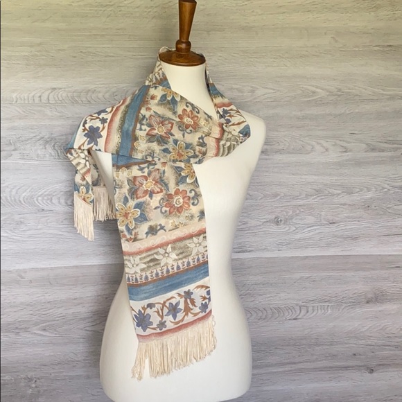 Women’s Vintage Lightweight Scarf - Picture 2 of 2